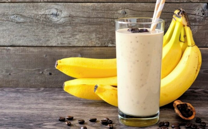 How to make banana coffee smoothie. Photo: According to Healthshots.