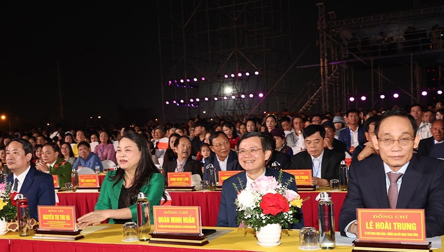 Delegates attend the opening ceremony of the 3rd Ninh Binh Festival, 2024. Photo: Nguyen Truong