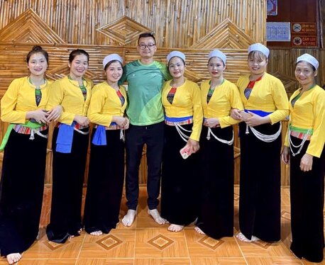 Luu giu gia tri Muong thong qua doi nhom van nghe gan voi du lich cong dong