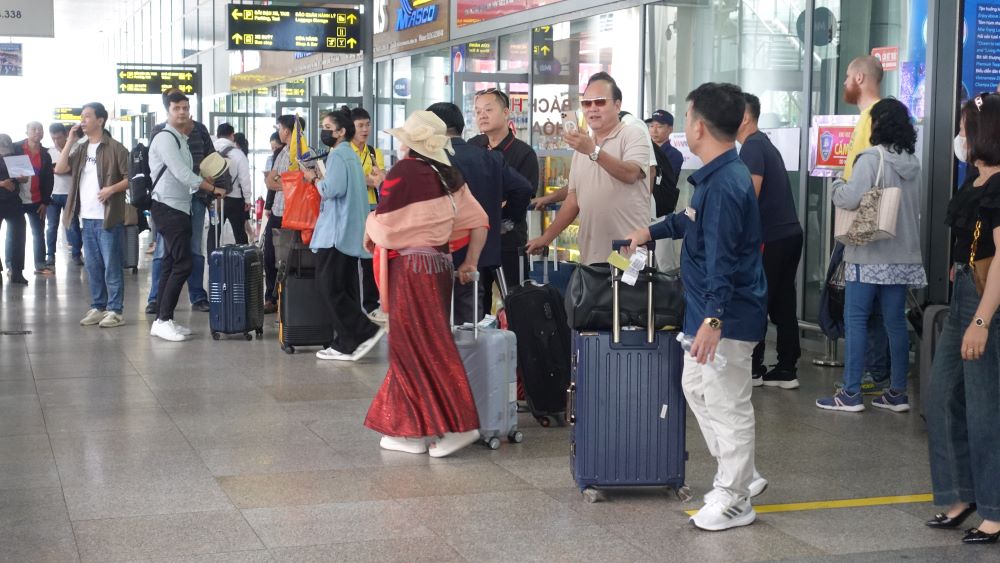 Tourists are excited about the policy of welcoming MICE guests. Photo: Tran Thi