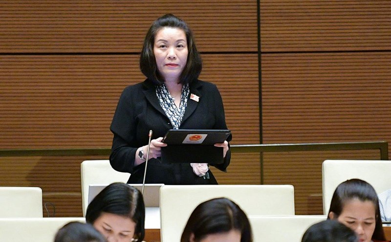 Delegate Nguyen Minh Tam suggested that the design should have the ability to choose or not choose advertising. Photo: Pham Thang