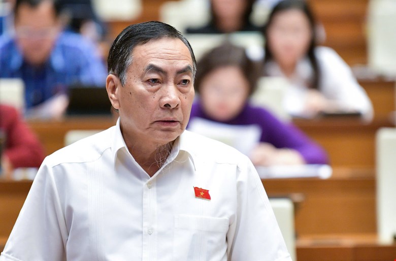 Delegate Pham Van Hoa (Dong Thap Delegation) commented on the Advertising Law at the meeting hall. Photo: National Assembly