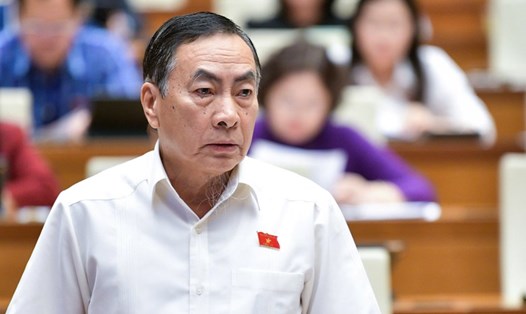 Đại biểu Phạm Văn Hòa (Đoàn Đồng Tháp) góp ý về Luật Quảng cáo tại hội trường. Ảnh: Quốc hội