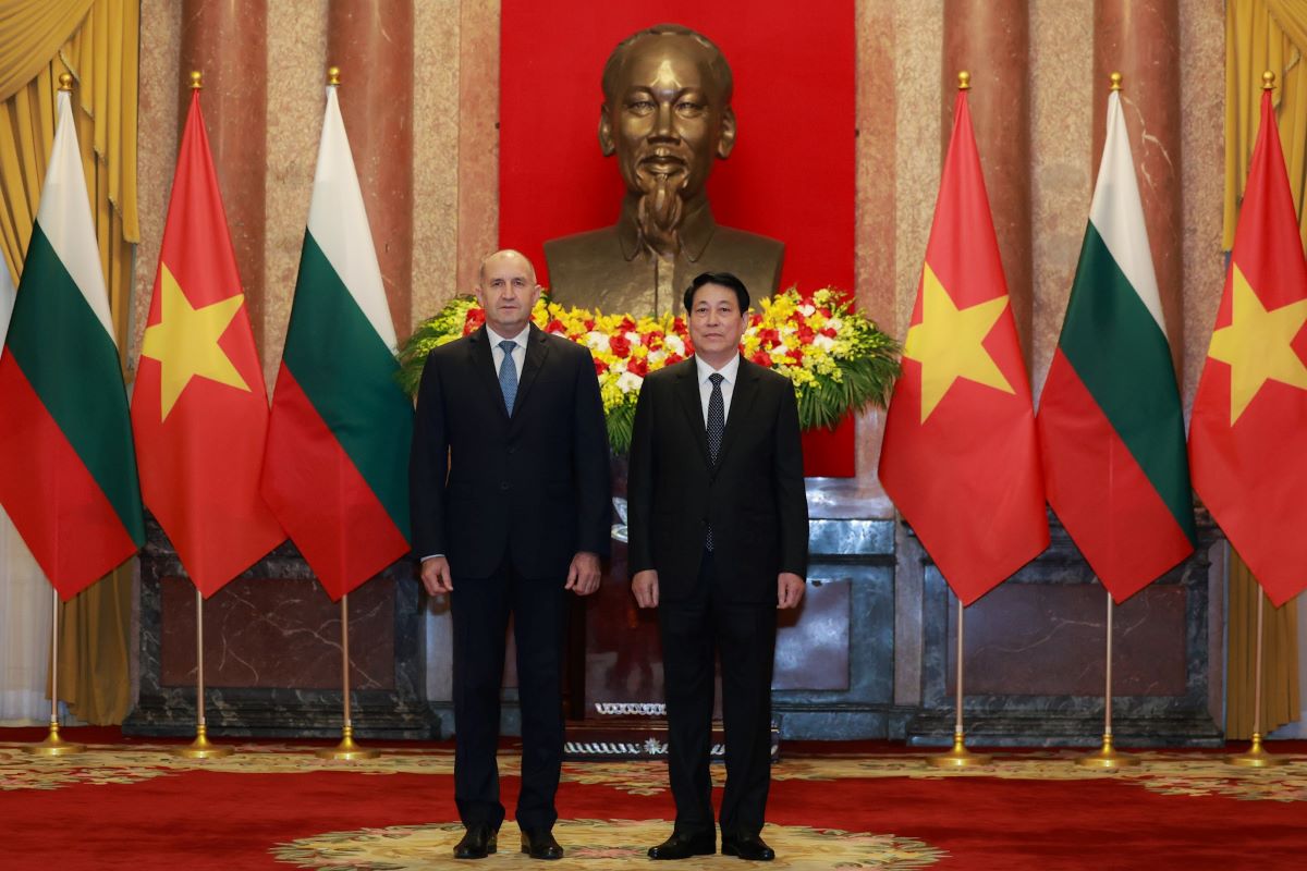 President Luong Cuong and President of the Republic of Bulgaria Rumen Radev. Photo: Hai Nguyen