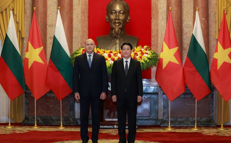 President Luong Cuong and President of the Republic of Bulgaria Rumen Radev. Photo: Hai Nguyen