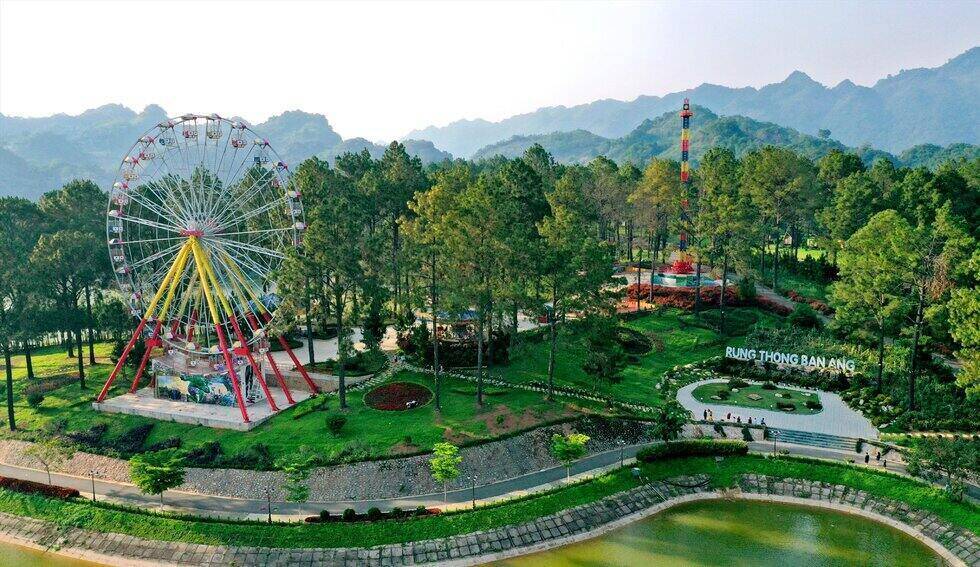 Son La established Moc Chau town on the basis of current Moc Chau district. Photo: PMC