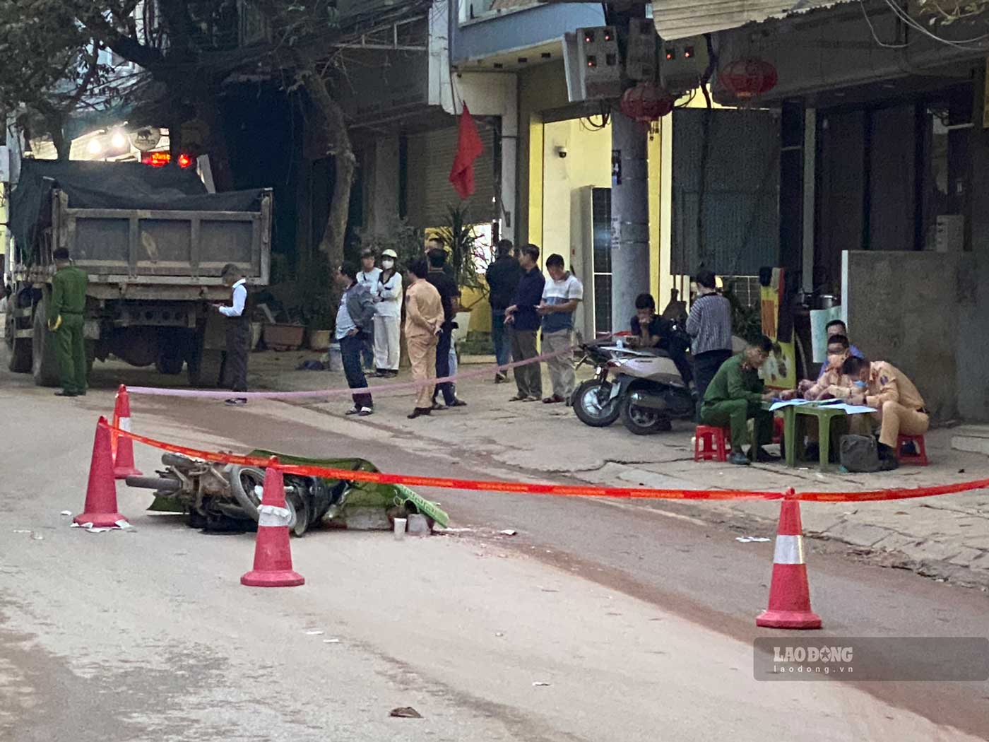 The scene of the accident that killed a motorcyclist. Photo: Tran Bui