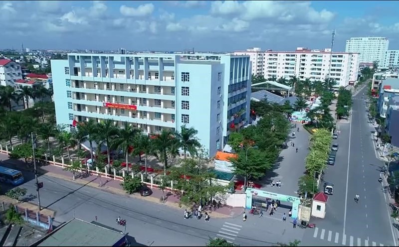 Thai Binh High School for the Gifted is the only high school that is allowed public cars. Photo: Thai Binh High School for the Gifted