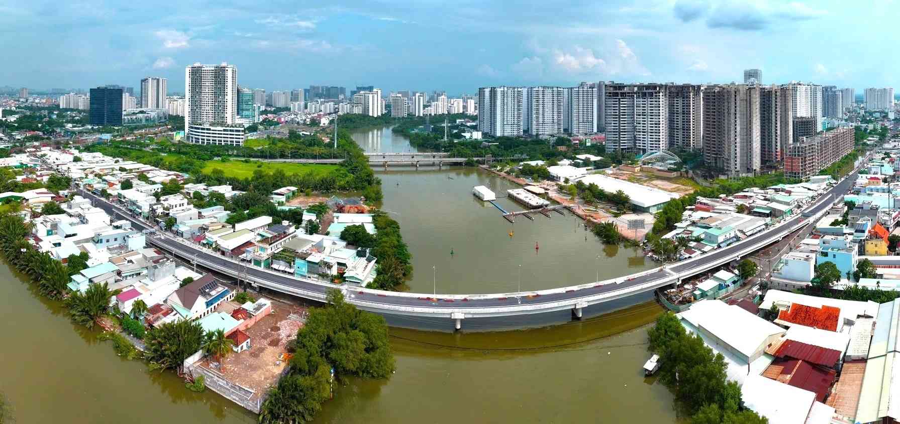 Rach Dia Bridge (connecting Nha Be district and District 7) will open to traffic on the morning of November 28.