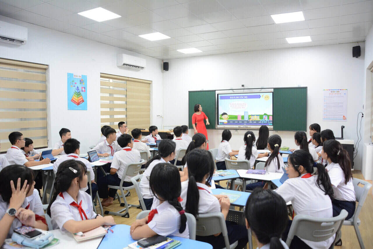 Phong hoc so, thu vien so la mo hinh tieu bieu de truong hoc trong khu vuc tham khao va hoc hoi. Anh: Mai Huong
