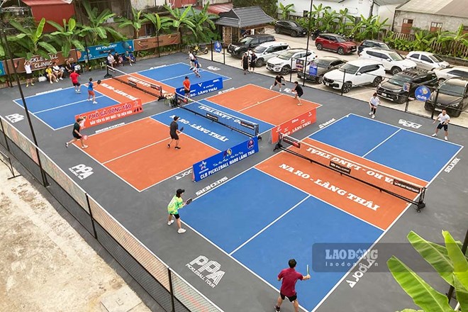 Pickleball "đánh văng" cầu lông, tenis khỏi lòng chảo Điện Biên