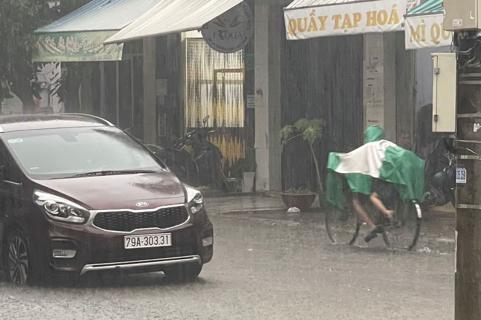 Weather forecast for Khanh Hoa province from tomorrow (November 27) is heavy rain. Photo: Phuong Linh