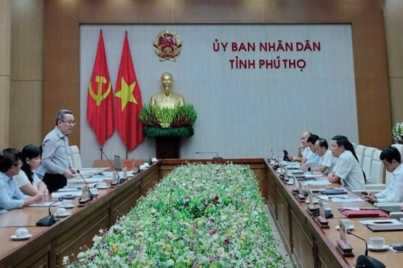 The inspection team of the Department of Legal Document Inspection worked with the People's Committee of Phu Tho province. Photo: Ministry of Justice