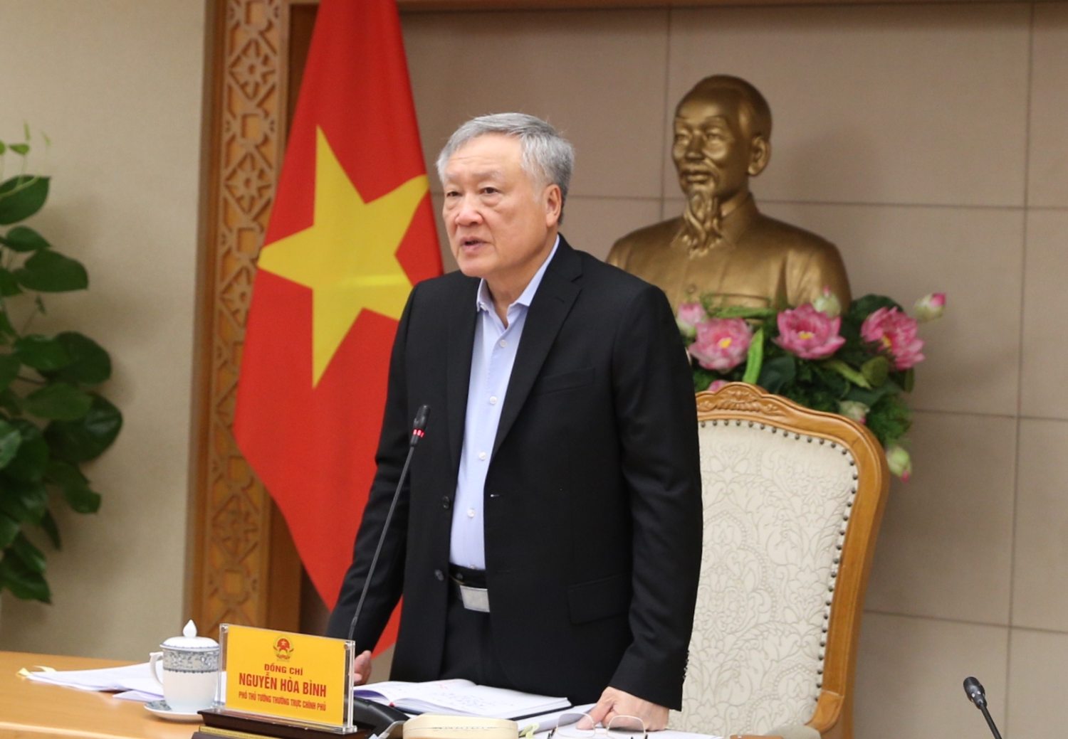 Permanent Deputy Prime Minister Nguyen Hoa Binh chaired the meeting. Photo: Nguyen Hoang