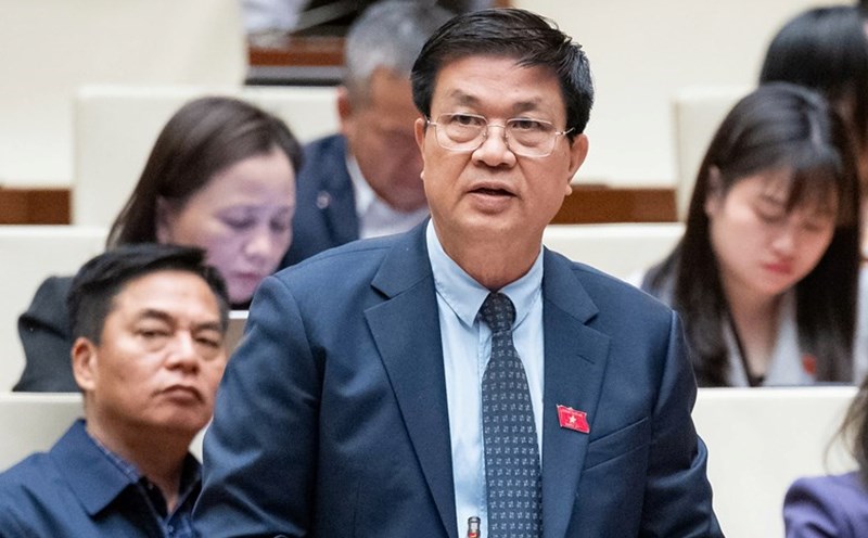 Delegate Do Ngoc Thinh (Khanh Hoa Delegation) said that currently, the fight against corruption crimes is facing difficulties when criminals have fled abroad. Photo: Quochoi.vn