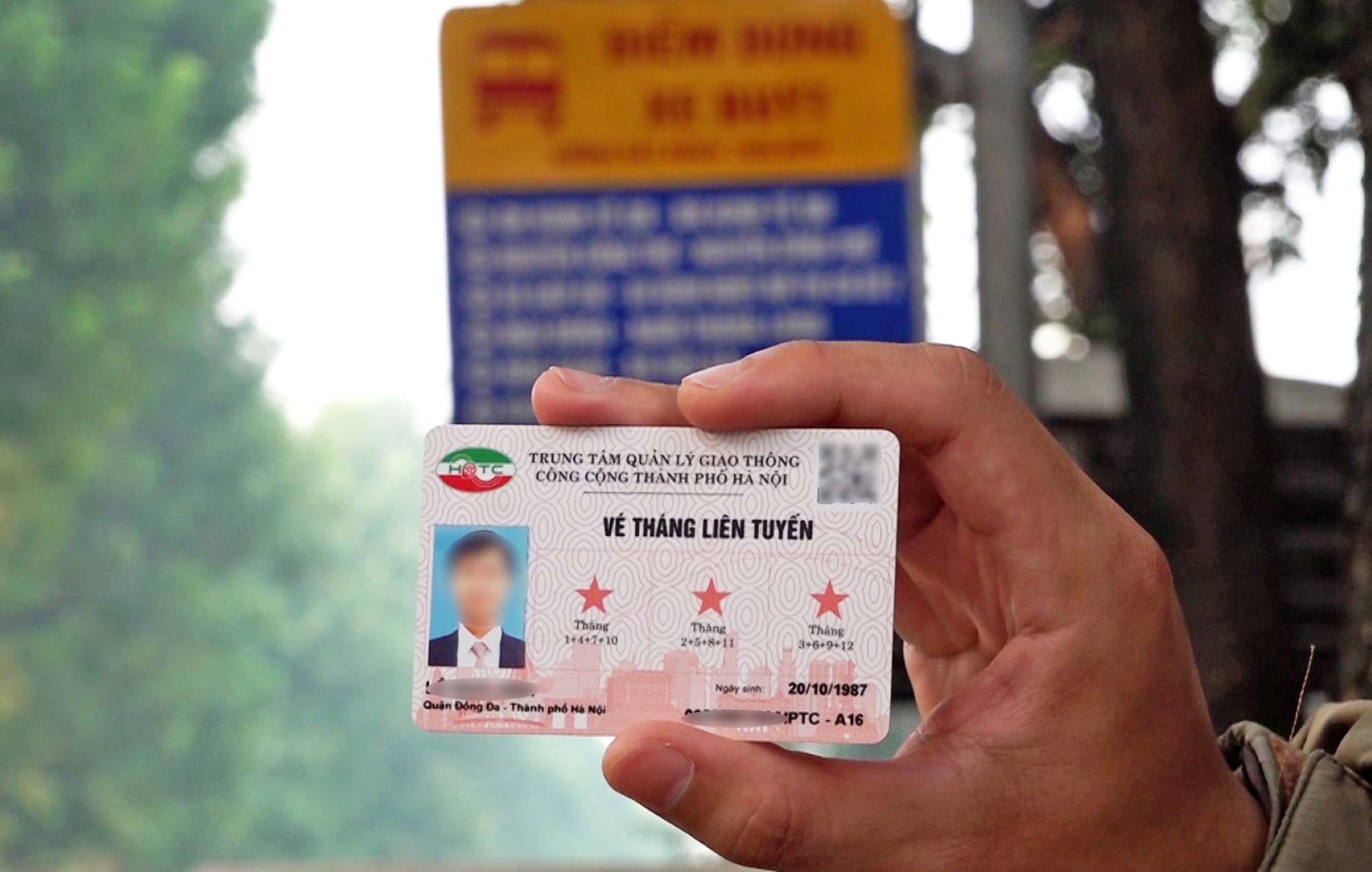 Electronic bus tickets are being used in Hanoi. Photo: To The