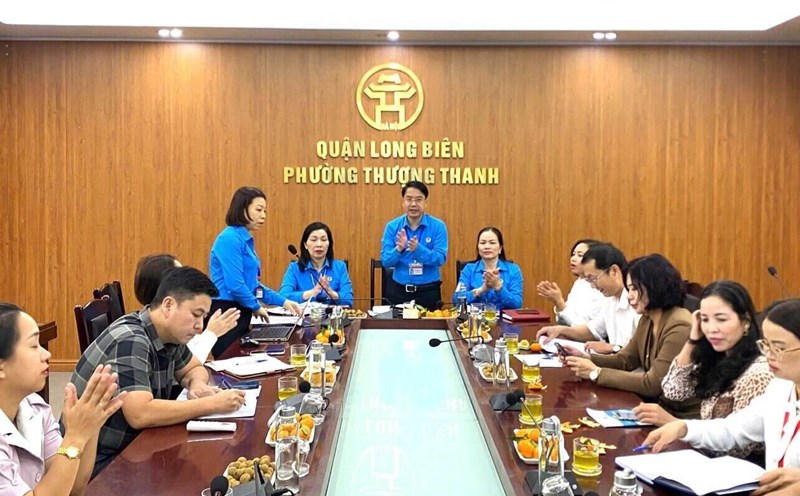Mr. Nguyen Truong Giang - Chairman of Long Bien District Labor Union assessed that some ward unions have many creative models. Photo: Trade Union