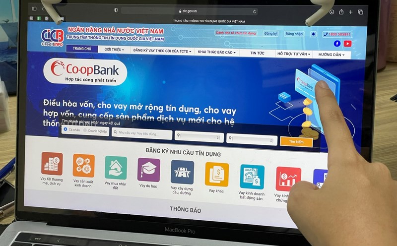 Impersonating CIC to scam customers. Photo: Thanh Binh.