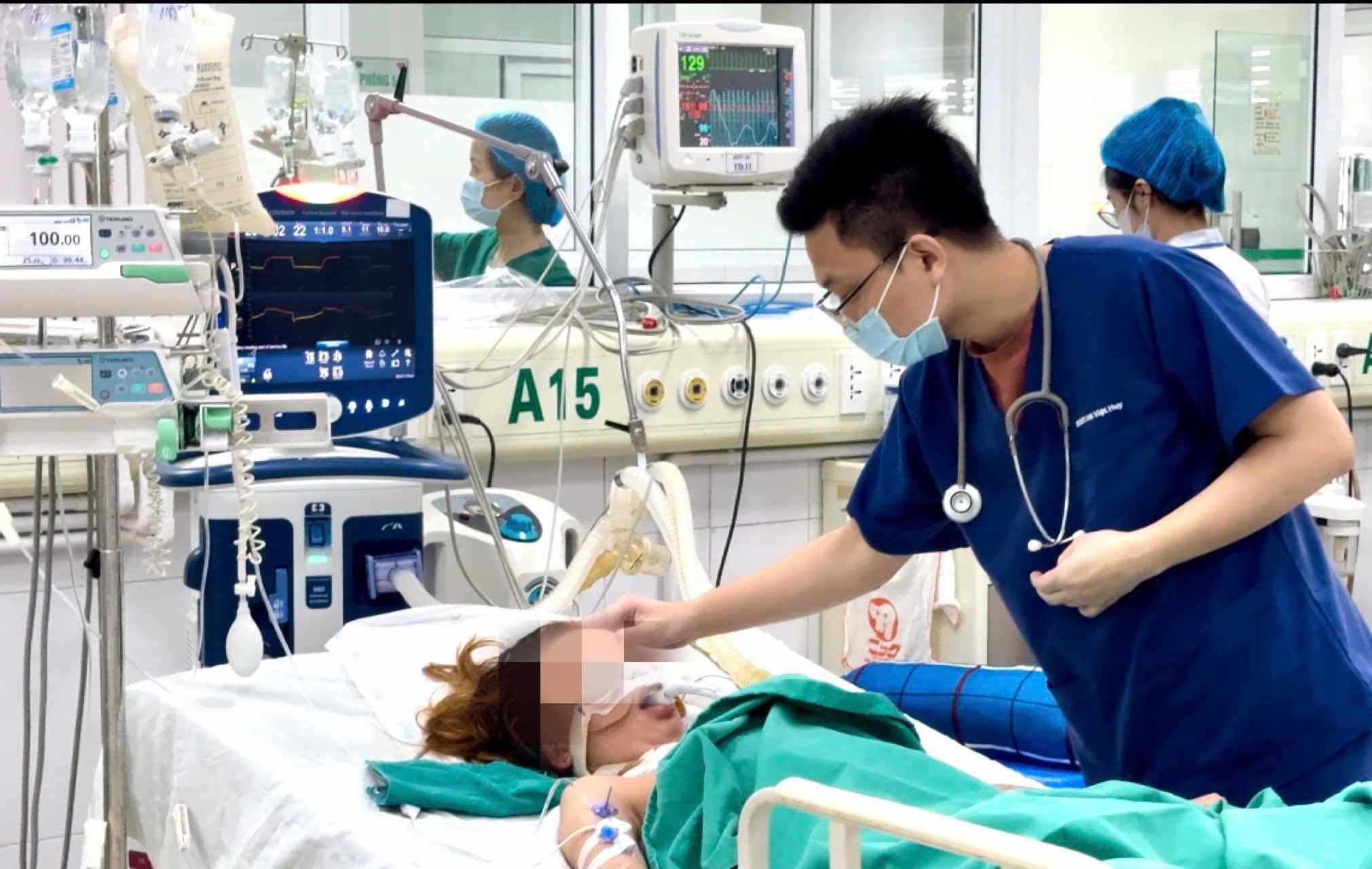 Nữ bệnh nhân nguy kịch vì sốt mò từ vết đốt ở vị trí nhạy cảm. Ảnh: Thanh Đặng