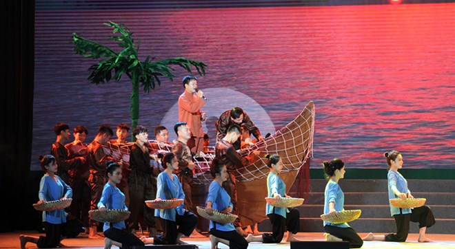 The festival “Returning to the Vi and Giam region - Connecting the quintessence of heritage” promises to bring special activities related to Vi and Giam. In the photo is a performance at the opening ceremony of the 2023 Nghe Tinh Vi and Giam folk song festival. Photo: Quynh Trang.