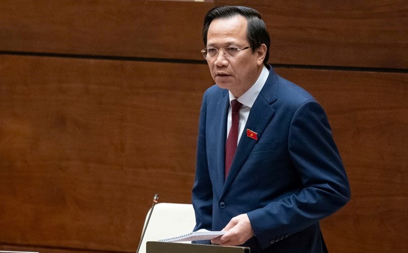 Minister of Labor, War Invalids and Social Affairs Dao Ngoc Dung explained and clarified issues of concern to delegates in the draft Law on Employment (amended). Photo: National Assembly