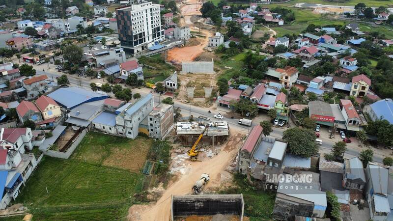 Cau vuot Quoc lo 3 tai du an. Anh: Lam Thanh