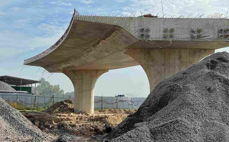 Construction site of Binh Chuan intersection of Ho Chi Minh City Ring Road 3 project through Binh Duong. Photo: Dinh Trong