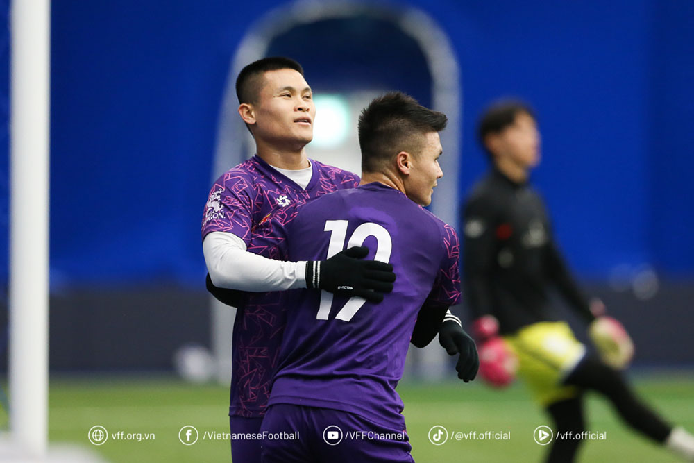 Sau khi vao san, Tuan Hai cung khong mat nhieu thoi gian de tao dau an khi la nguoi ket thuc pha phoi hop voi Van Duc va Quang Hai de ghi ban nang ty so len 2-0 o phut 81. Day cung la ket qua chung cuoc cua tran dau tap.