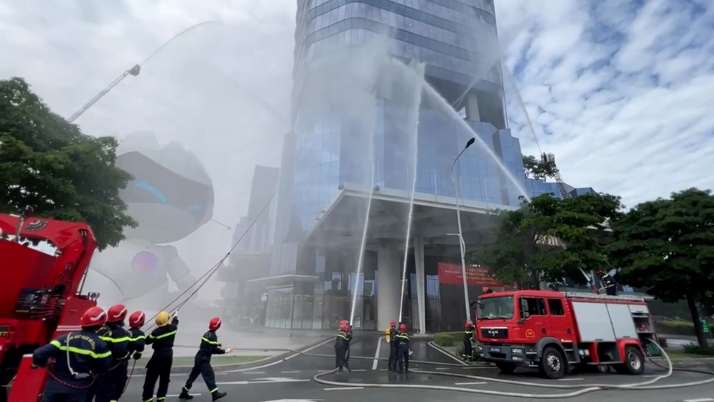 Large-scale fire prevention and fighting drill in Thu Duc City