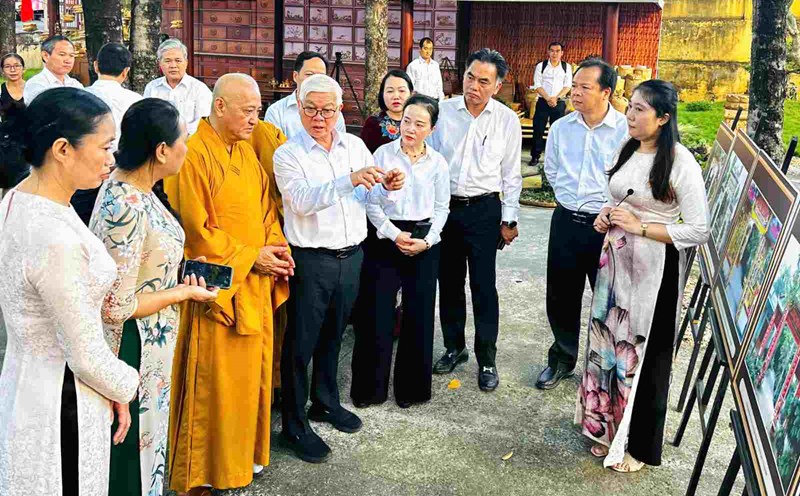Exhibition space in memory of Mr. Pho Bang Nguyen Sinh Sac who prescribed medicine to treat patients in Binh Duong in 1923-1926. Photo: Dinh Trong