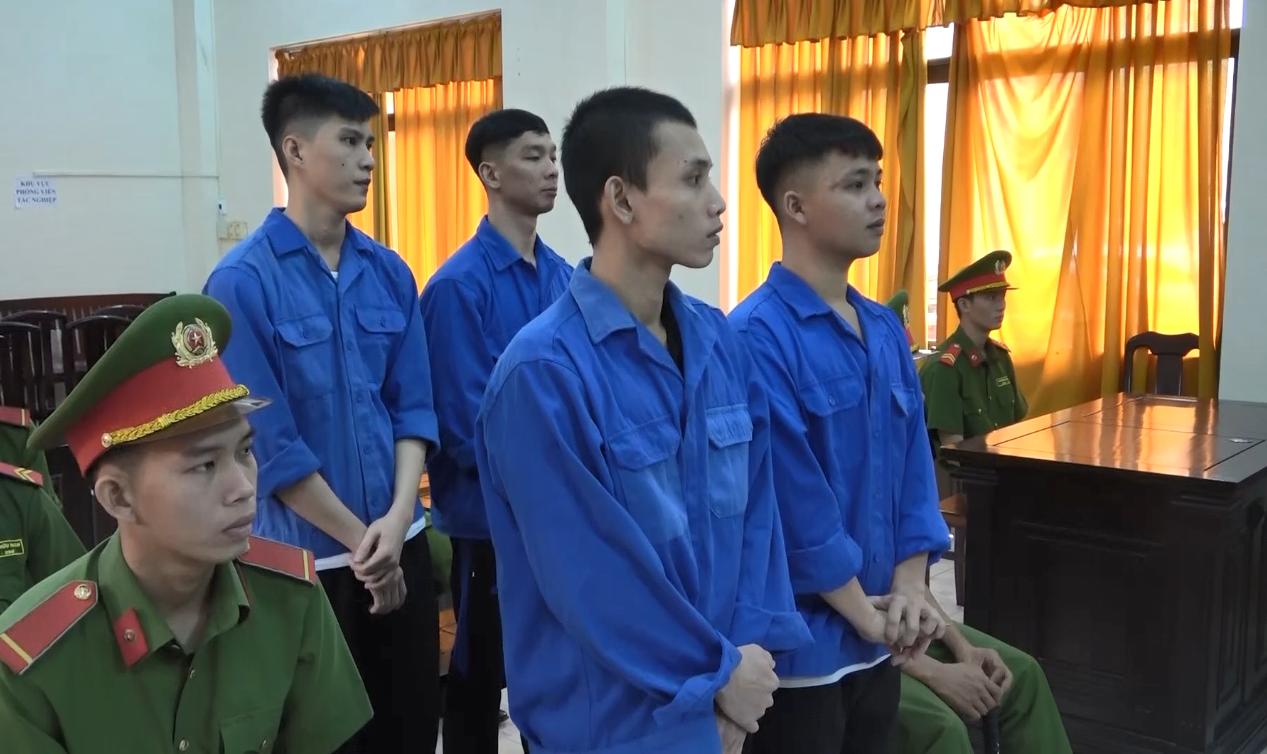 D (18 years old, living in Phu Quoc city) was beaten and suffered 44% disability. Photo: Van Vu