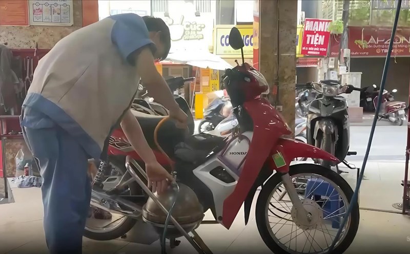 Extending the roadmap for level 4 emissions for motorbikes, what benefits do people get?