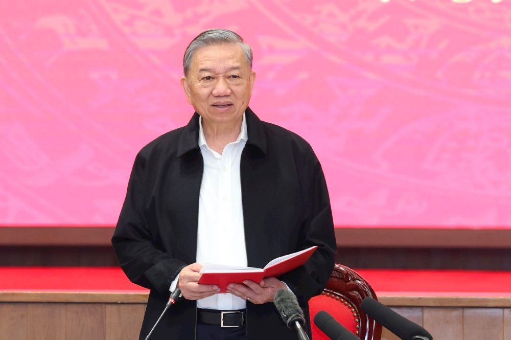 General Secretary To Lam speaks at a working session with the Standing Committee of the Hanoi Party Committee. Photo: Viet Thanh