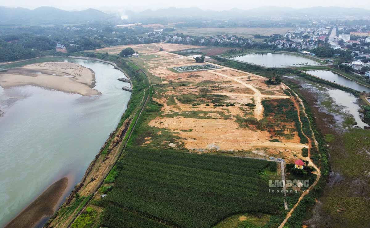 Many urban area projects on prime land in Tuyen Quang City have had to re-determine land prices and conduct bidding procedures to comply with legal regulations. Photo: Viet Bac.