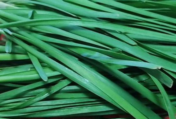 Chives can effectively support the body's detoxification process. Photo: Kieu Vu
