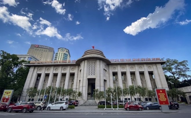 The State Bank of Vietnam (SBV) has just issued Official Letter No. 9774/NHNN-CSTT requesting credit institutions and foreign bank branches to keep interest rates stable. Photo: SBV.