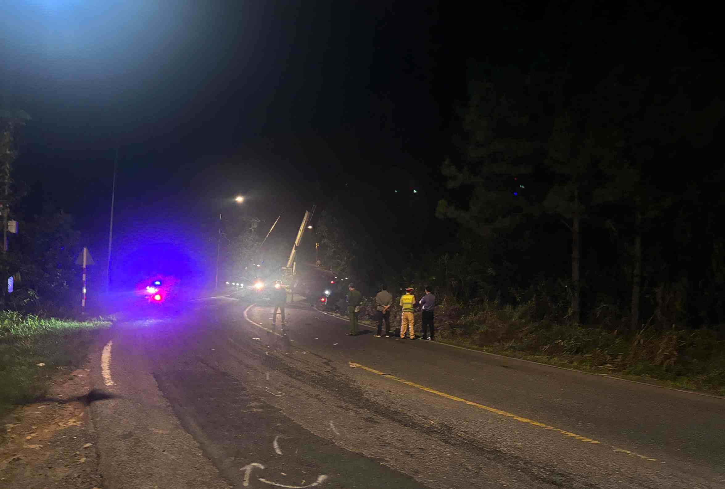 Scene of the traffic accident that left a woman dead on the spot. Photo: Lam Hong