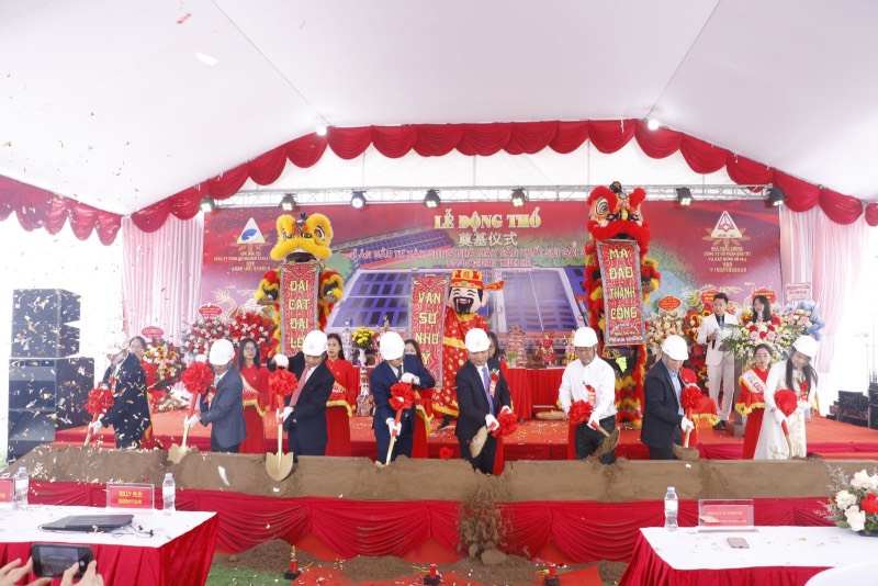 Groundbreaking ceremony of hemp fiber factory project. Photo: Ha Anh