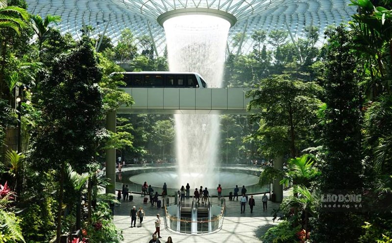 Airport travel will be one of the 9 travel trends in 2025. Photo: Y Yen