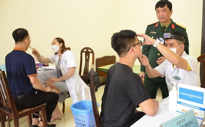 The Commune Military Service Council is responsible for assisting the Commune People's Committee in disseminating and popularizing laws on military service; organizing citizens to register for military service and have health check-ups. Photo: Ministry of National Defense