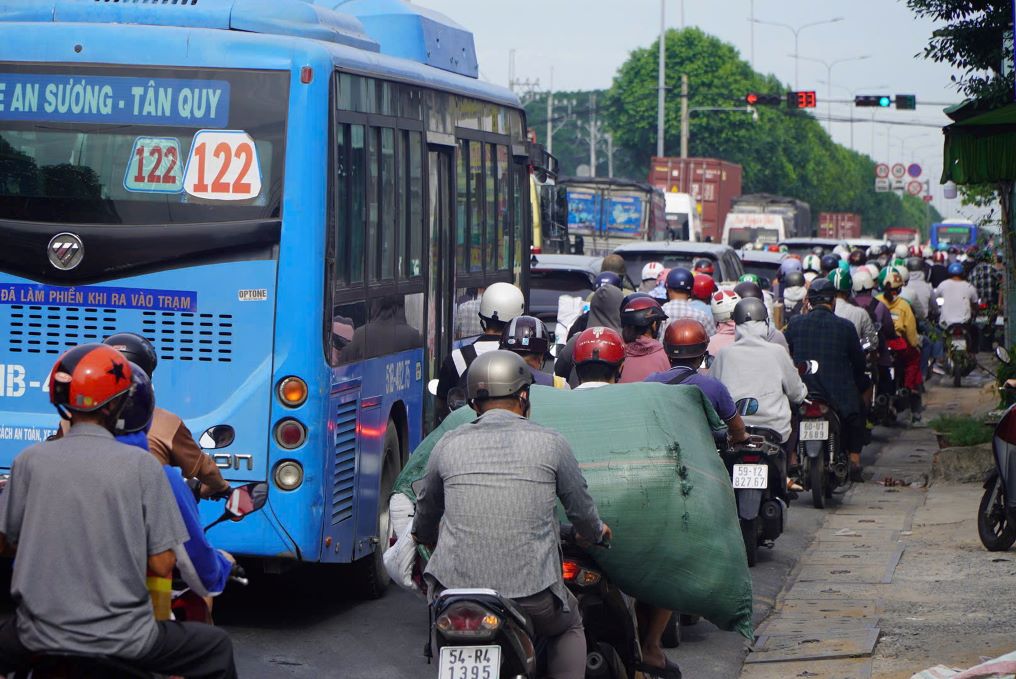 Theo bao cao dau ky nghien cuu tien kha thi du an, doan Quoc lo 22 dai 8,7 km, diem dau tai nut giao An Suong (Quan 12) va diem cuoi tai Vanh dai 3 TPHCM (huyen Hoc Mon) duoc nghien cuu 3 phuong an mo rong voi quy mo mat cat ngang 60m va 10 lan xe.