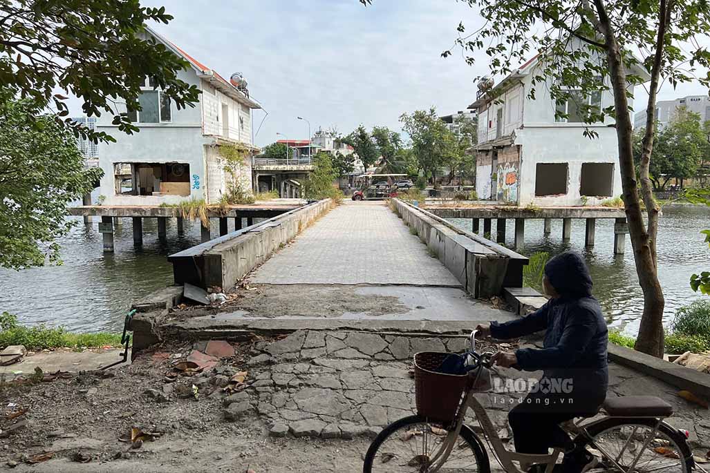 Mot so nguoi dan cho rang, sau cai tao, cong vien nen bo tri them camera giam sat de phong trom cap va chong tinh trang do trom rac thai.