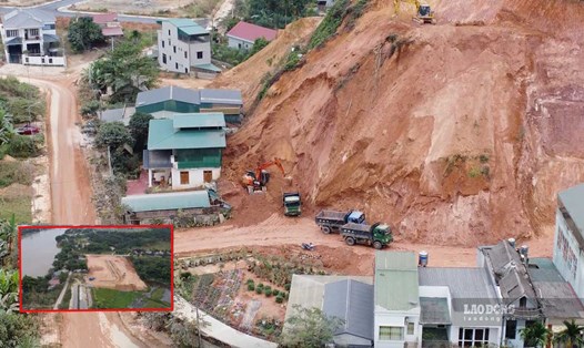 Đất sạt lở khu vực nhà người dân được vận chuyển vào khu tái định cư tại Yên Bái để san lấp. Ảnh: Trần Bùi