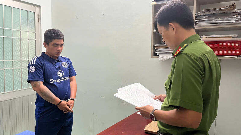 Looking for a friend who did not meet the thief also stole property from a nearby rented room. Photo: Provided by the police.