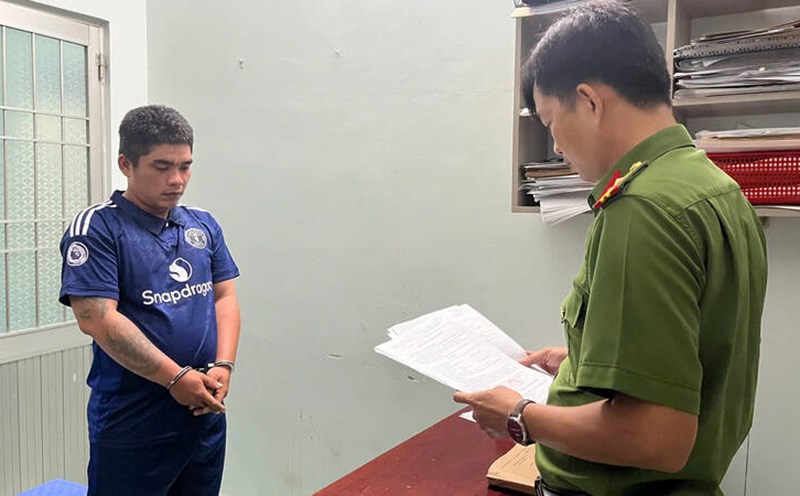 Looking for a friend who did not meet the thief also stole property from a nearby rented room. Photo: Provided by the police.