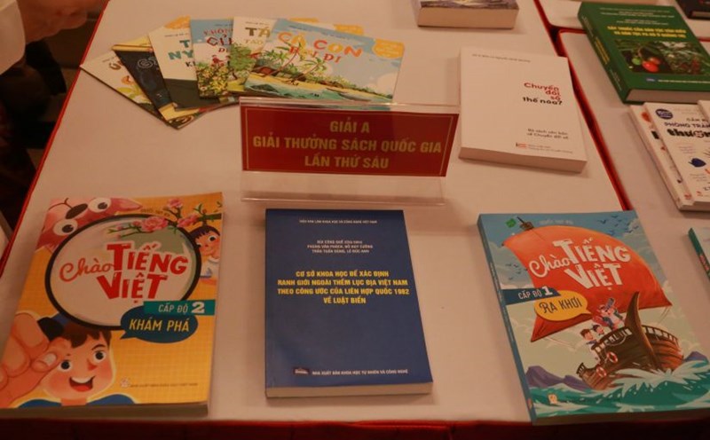 Outstanding works at the 6th National Book Awards, 2023. Photo: Thuy Trang