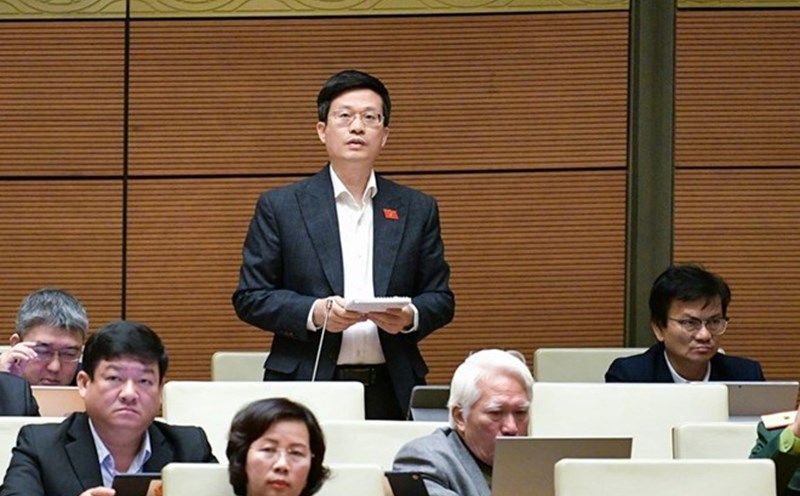 Delegate Do Chi Nghia (Phu Yen Delegation) said that currently the living standards and incomes of officials and reporters have decreased significantly, so it is necessary to reduce corporate income tax to 10% for press agencies. Photo: National Assembly