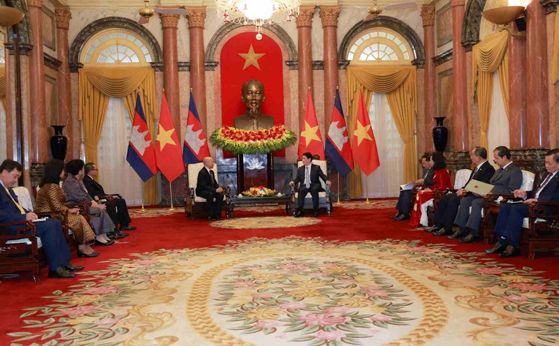 Politburo member and President Luong Cuong met with King Norodom Sihamoni after the welcoming ceremony. Photo: Hai Nguyen