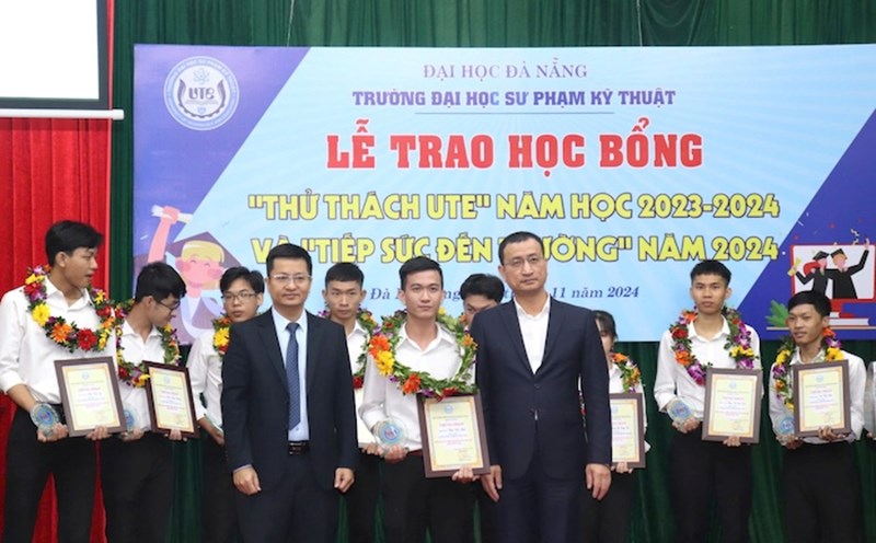 University of Technical Education - University of Danang awarded 20 UTE Challenge scholarships to students. Photo: Nguyen Linh