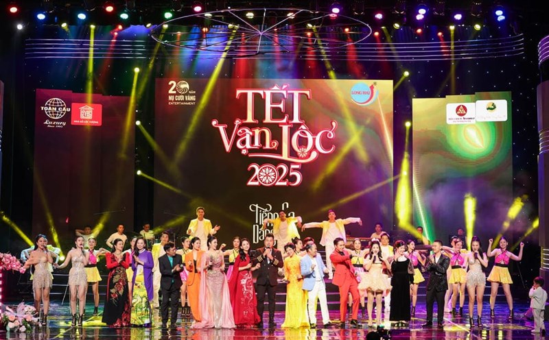 Many artists participate in the program Tet Van Loc 2025. Photo: Organizing Committee